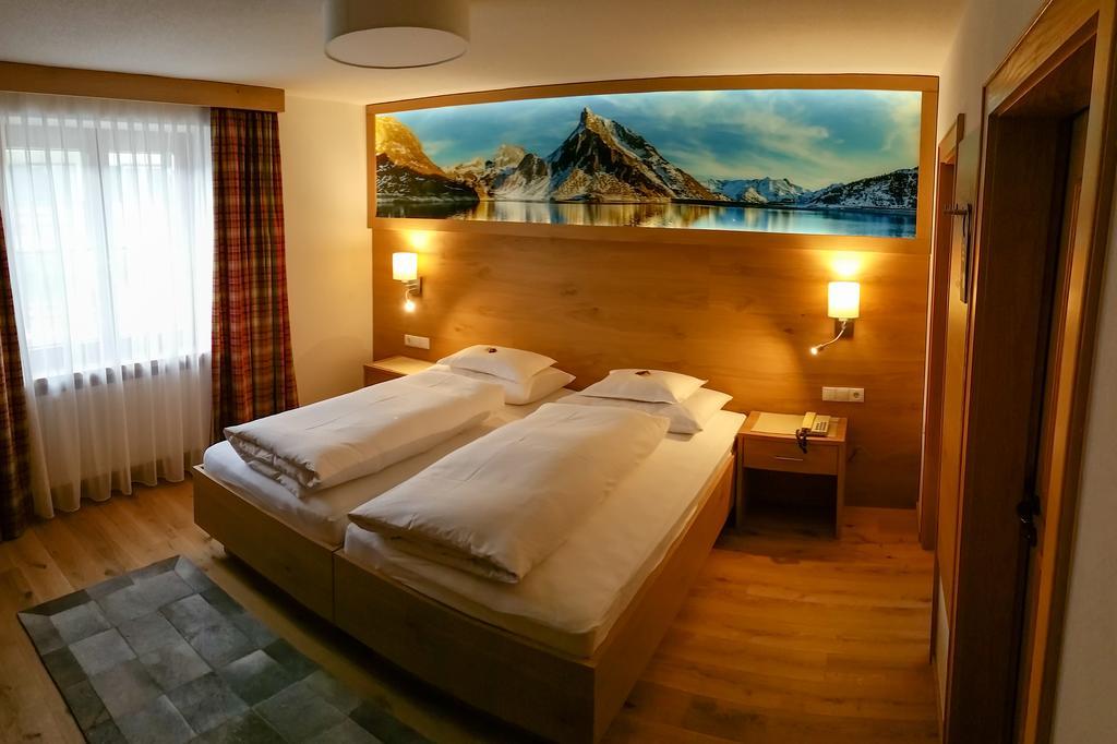 Hotel Pension Iris Lech am Arlberg Exterior foto